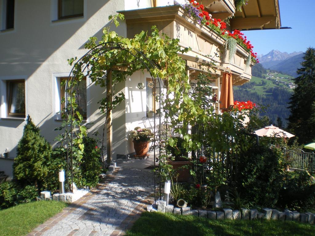 Neurauthof Hotel Zellberg Exterior photo